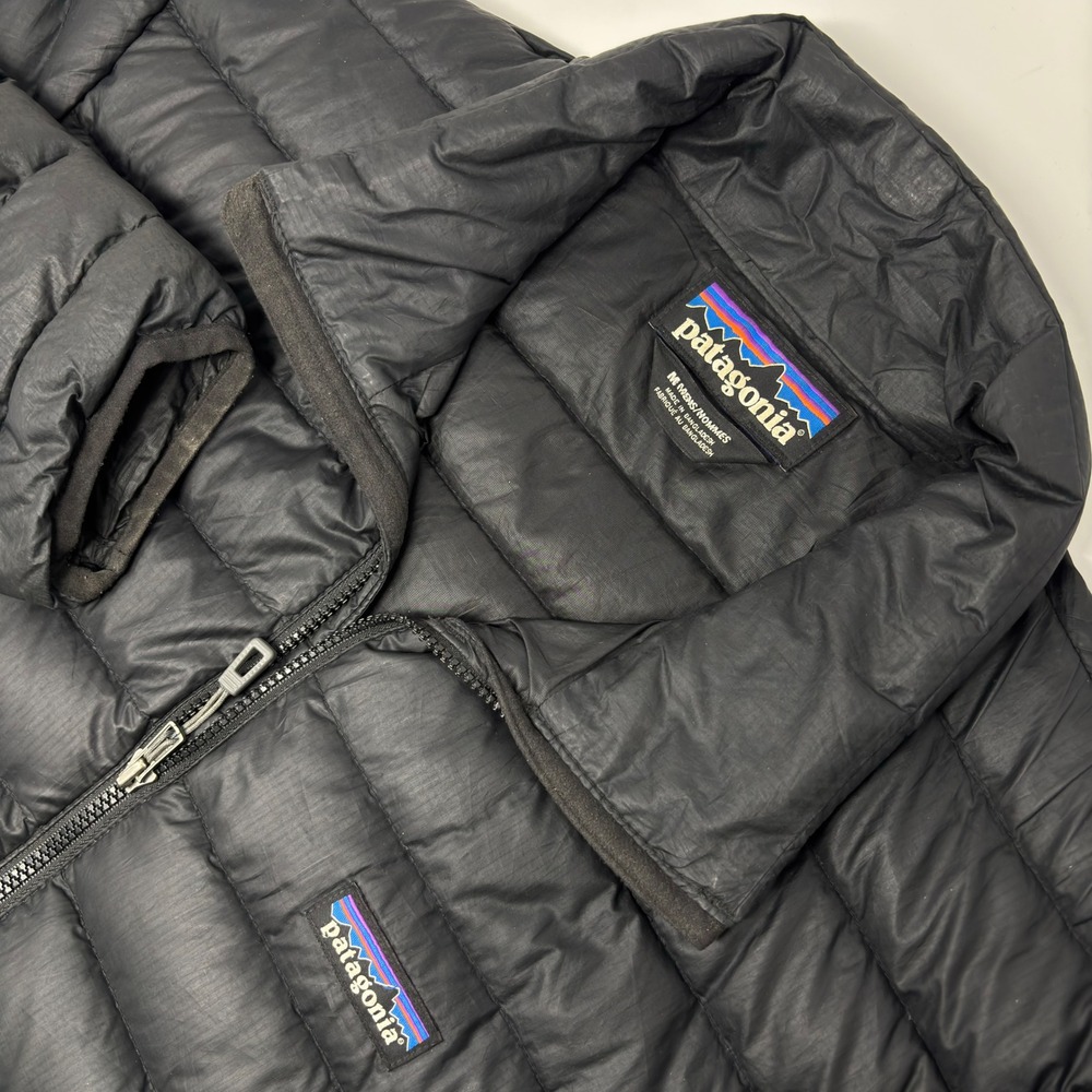 Patagonia Men's M Black Down Sweater Puffer Jacket Full Zip *Flaw Sleeve* 84674